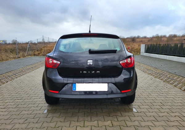 Seat Ibiza cena 14900 przebieg: 108000, rok produkcji 2010 z Ustka małe 137